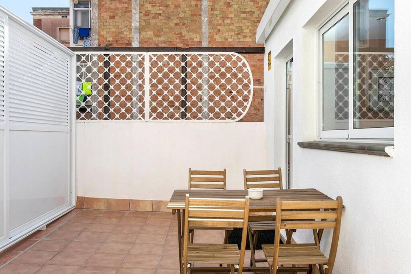 Cozy&New With Terrace Lägenhet L'Hospitalet de Llobregat Exteriör bild