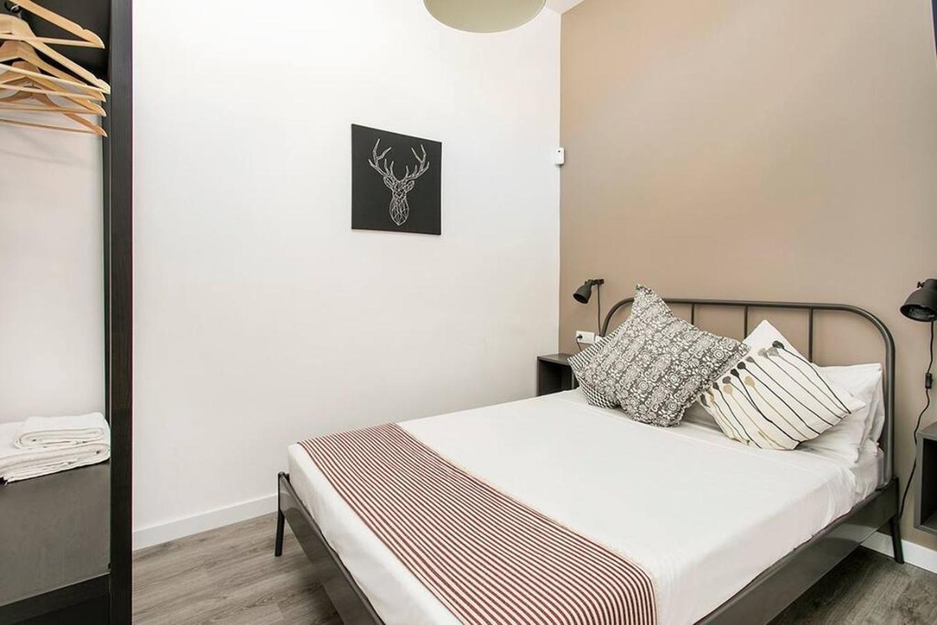 Cozy&New With Terrace Lägenhet L'Hospitalet de Llobregat Exteriör bild