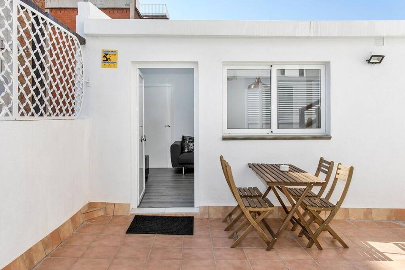 Cozy&New With Terrace Lägenhet L'Hospitalet de Llobregat Exteriör bild